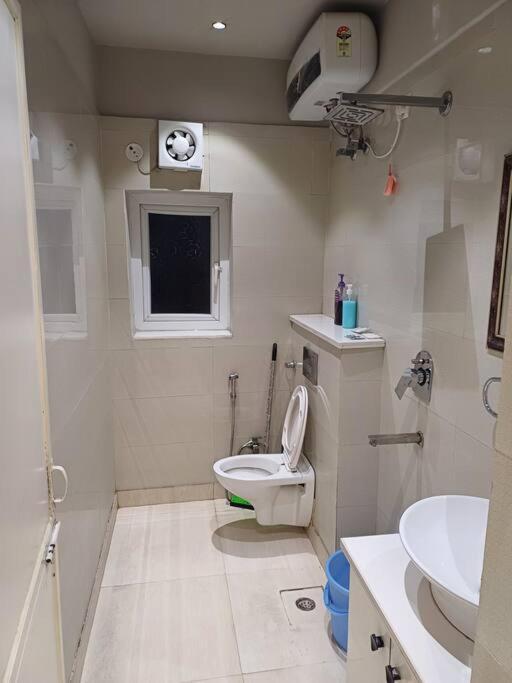 The Dream House Dlf Moti Nagar *